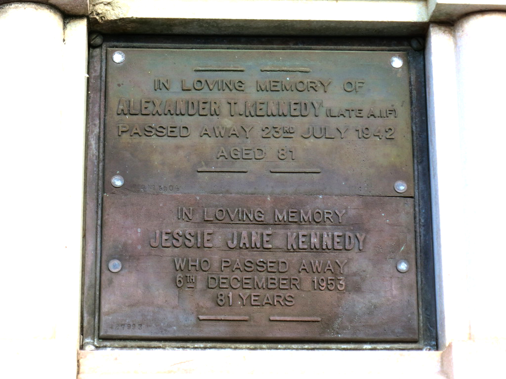 Photo of headstones/Jessie Jane Kennedy d1953 plaque Mt Thompson crem
